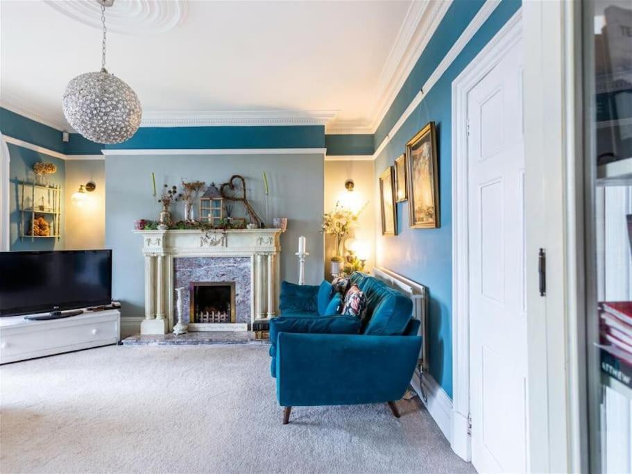 Henstridge House Villa อิลฟราคูมบ์ ภายนอก รูปภาพ