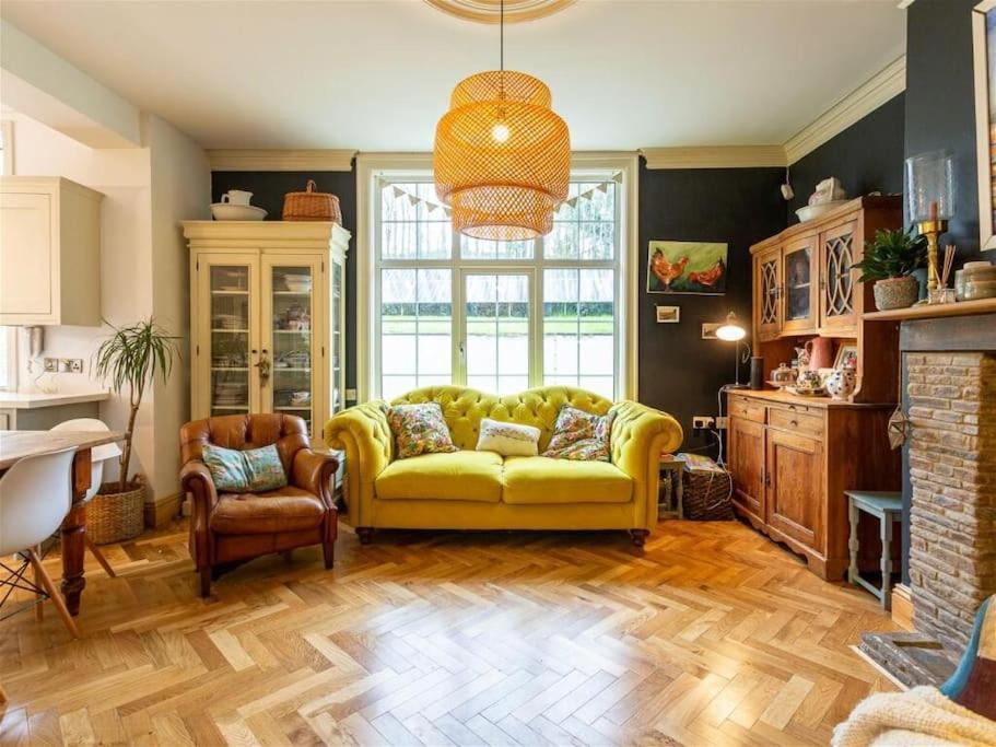 Henstridge House Villa อิลฟราคูมบ์ ภายนอก รูปภาพ