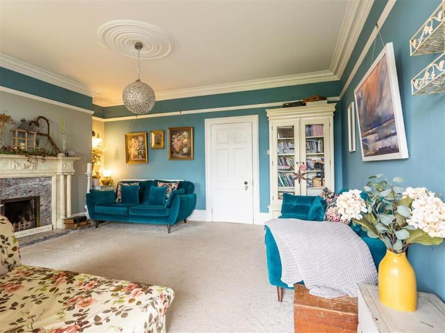 Henstridge House Villa อิลฟราคูมบ์ ภายนอก รูปภาพ