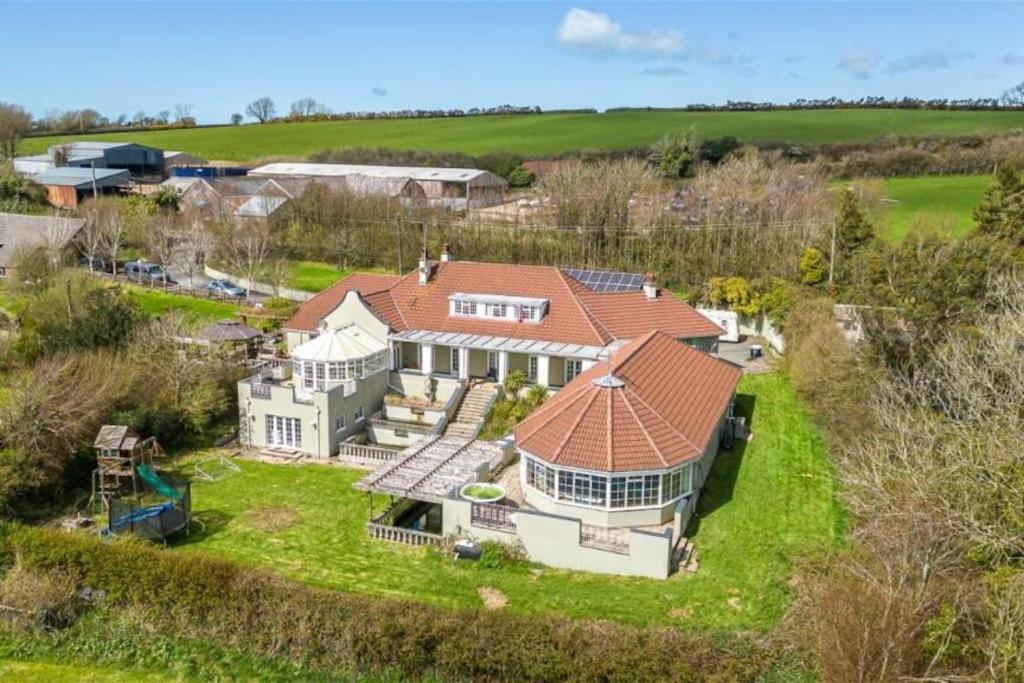 Henstridge House Villa อิลฟราคูมบ์ ภายนอก รูปภาพ